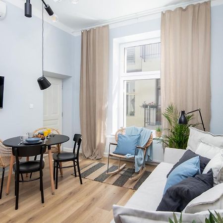קרקוב Barbacan Suites - Old Town Apartments - By Upstairs מראה חיצוני תמונה