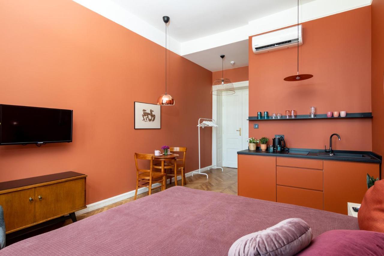 קרקוב Barbacan Suites - Old Town Apartments - By Upstairs מראה חיצוני תמונה