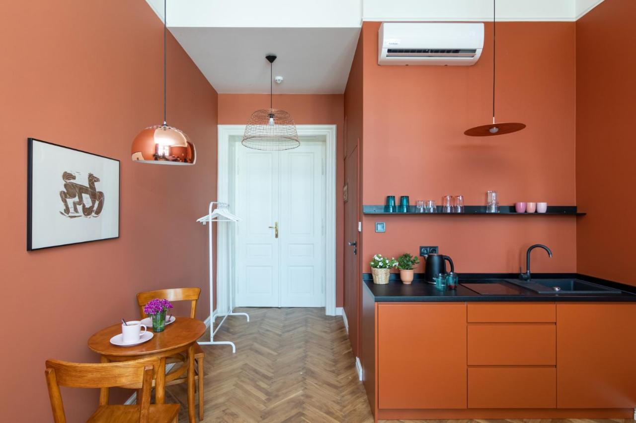 קרקוב Barbacan Suites - Old Town Apartments - By Upstairs מראה חיצוני תמונה