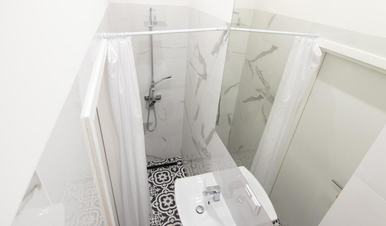 קרקוב Barbacan Suites - Old Town Apartments - By Upstairs מראה חיצוני תמונה