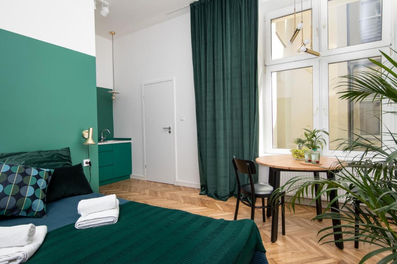 קרקוב Barbacan Suites - Old Town Apartments - By Upstairs מראה חיצוני תמונה