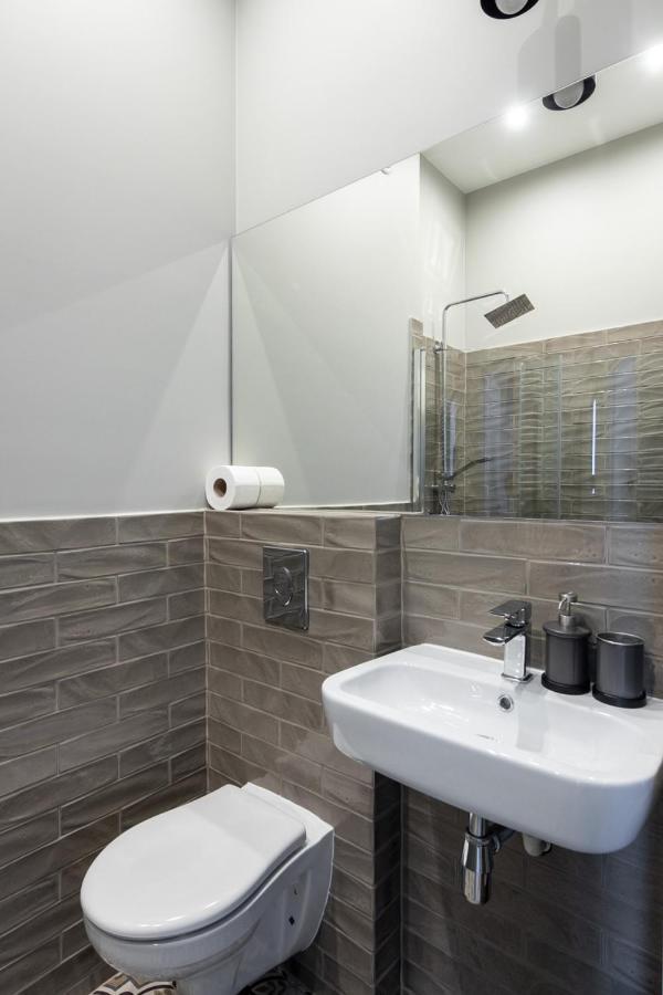 קרקוב Barbacan Suites - Old Town Apartments - By Upstairs מראה חיצוני תמונה