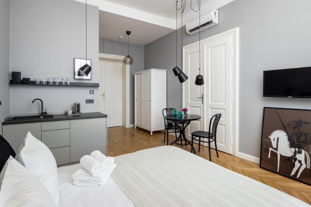 קרקוב Barbacan Suites - Old Town Apartments - By Upstairs מראה חיצוני תמונה